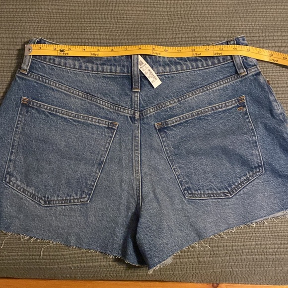 Madewell “The Perfect Jean Short” Size 31 Curvy - Picture 4 of 8